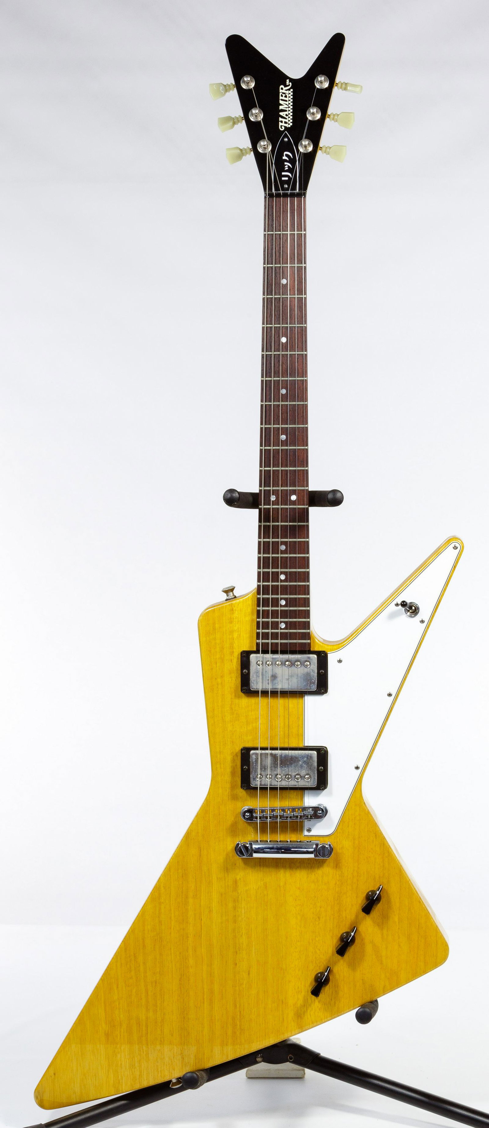 Hamer Rick Nielson Limited Edition Korina Explorer /: Hamer Rick Nielson Limited Edition Korina Explorer / Futura Guitar Model #RNK-VKC and #004 of 100, having white African mahogany body and neck, Seymour Duncan '59 and JB pickups, rosewood fingerboard 