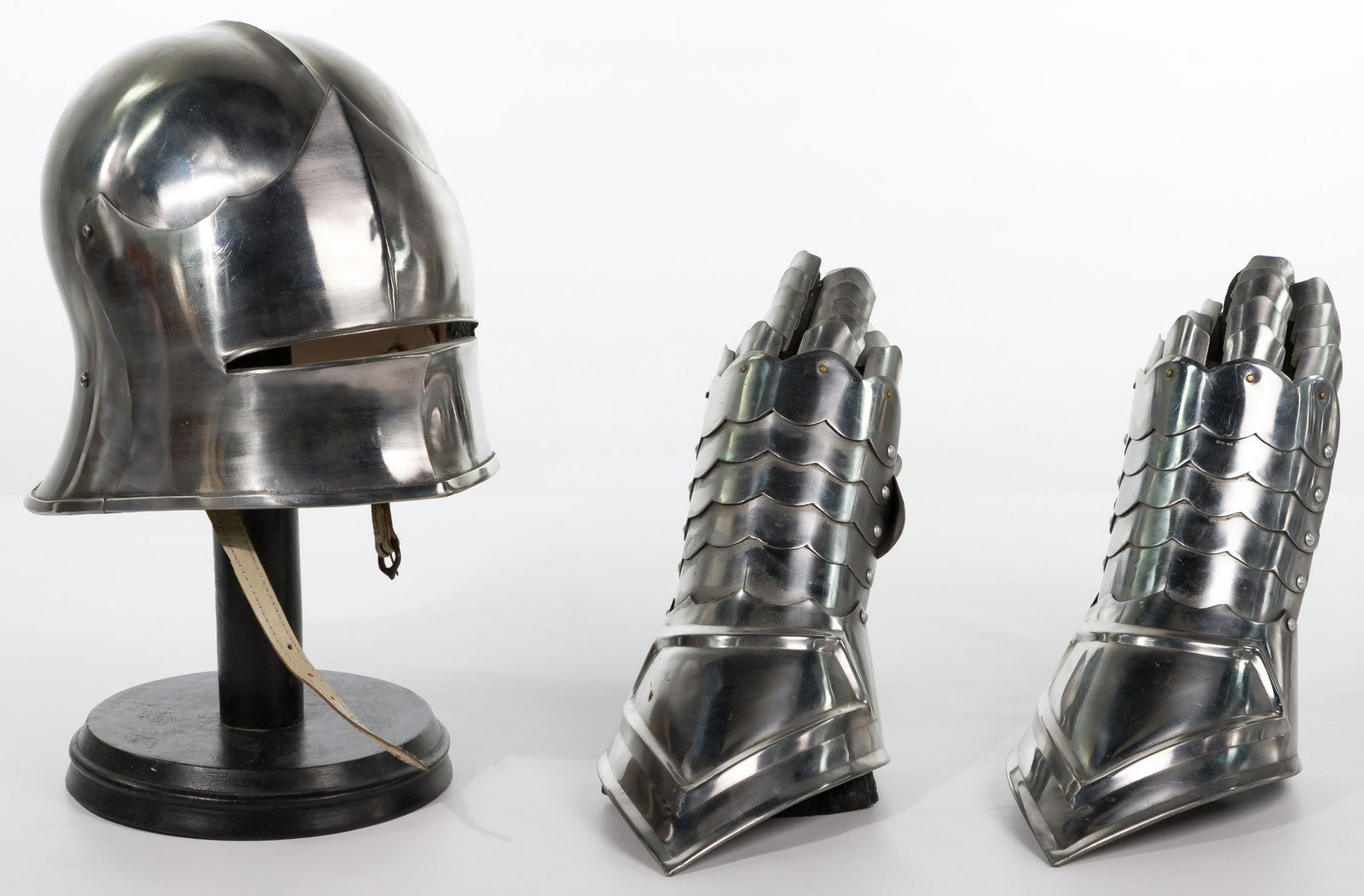 Knight Reproduction Helmet and Gauntlets (1 of 5)