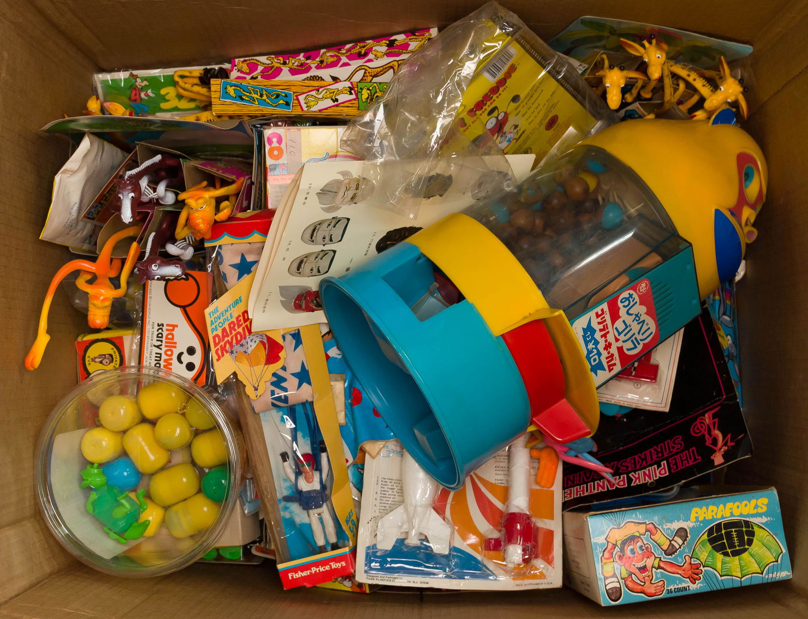 Leaf Candy and Toy Assortment (1 of 6)