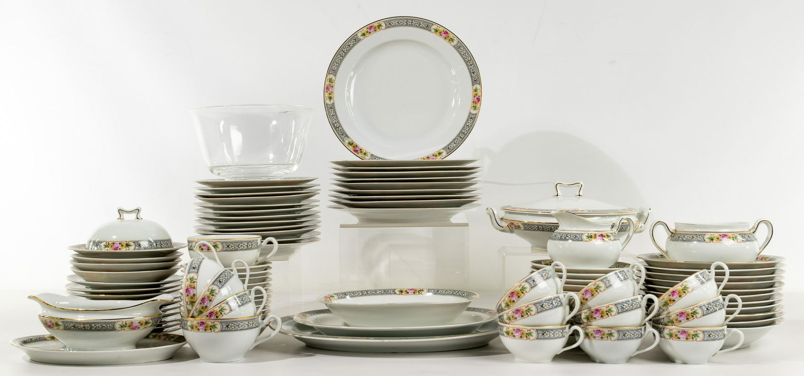 Paul Muller Selb China Service (1 of 1)