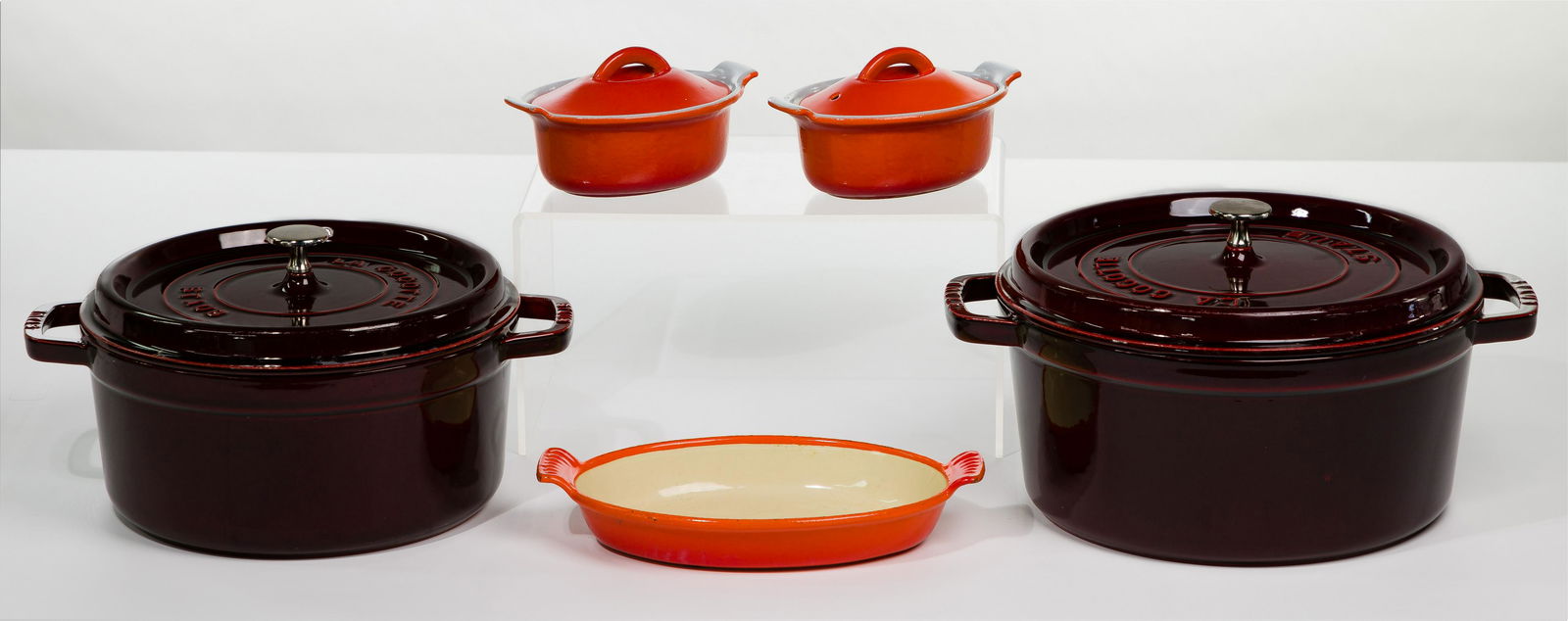 Enameled Cast Iron Cookware Assortment (1 of 3)