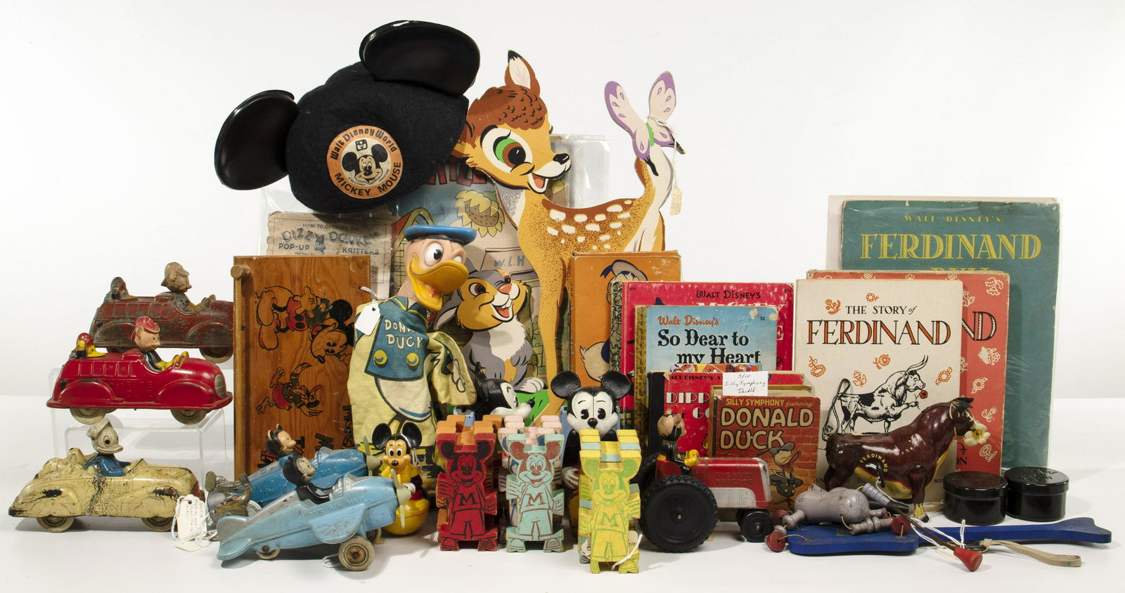 Walt Disney Toy Assortment (1 of 1)