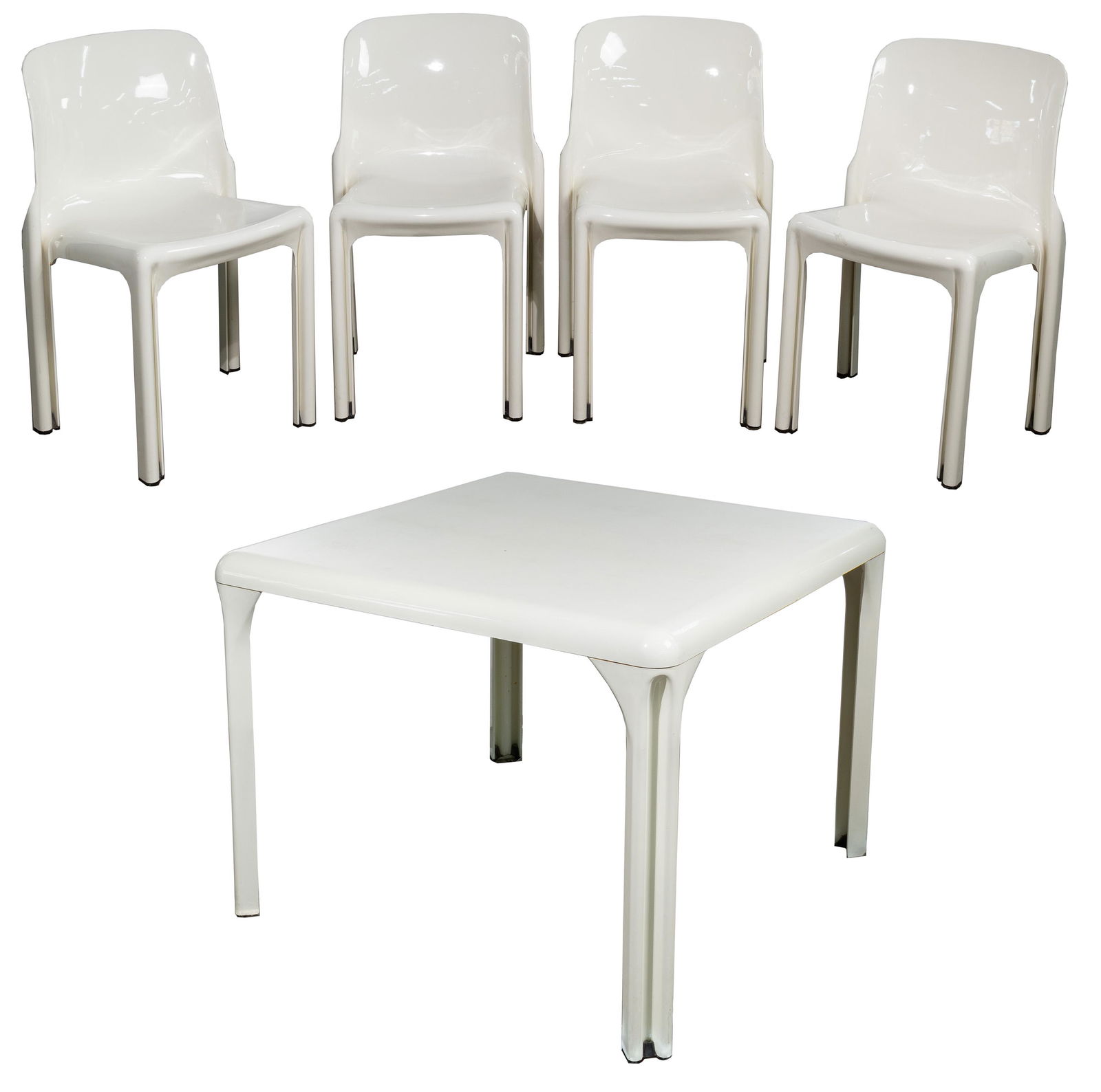 Vico Magistretti for Artemide 'Selene' Fiberglass Table and Chairs (1 of 3)