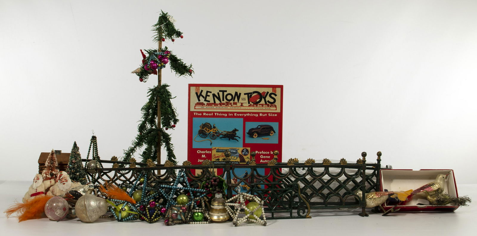 Kenton Fencing and Christmas Object Assortment (1 of 1)