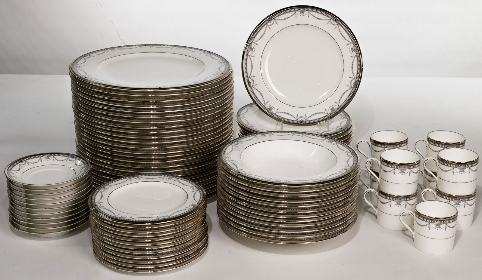 Noritake 'Chamberlain' Bone China Service: Noritake 'Chamberlain' Bone China Service (80) pieces including (24) 10.875-inch dinner plates, (12) 8.5-inch salad plates, (12) 6.625-inch bread and butter plates, (12) 8.5-inch shallow soup bowls, (