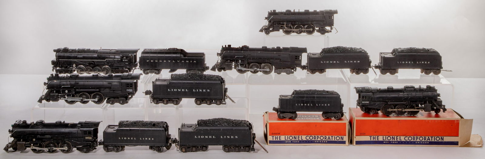 Lionel O-Gauge Model Train Locomotive and Tender Assortment (1 of 1)