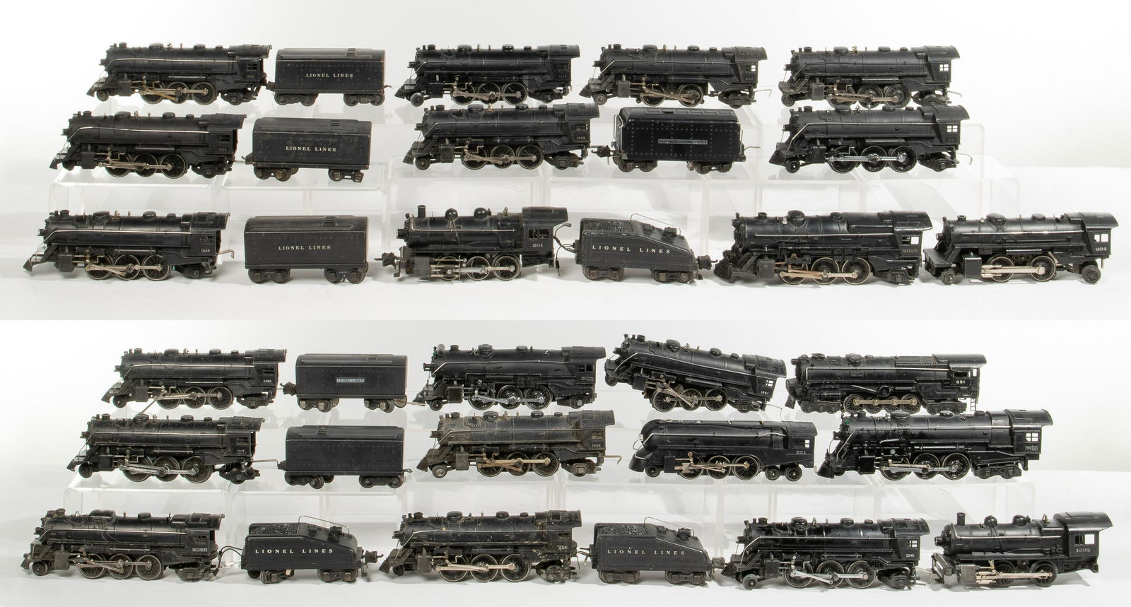 Lionel O-Gauge Model Train Locomotive and Tender Assortment (1 of 3)