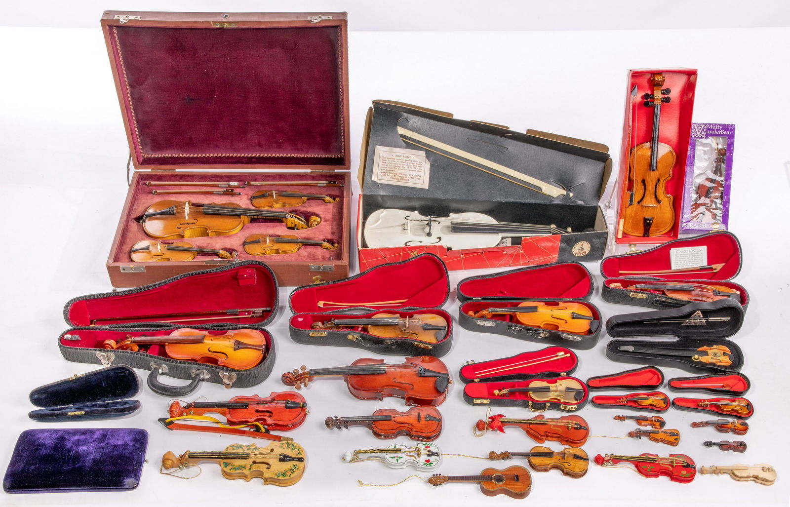 Model and Doll Violin Assortment (1 of 2)