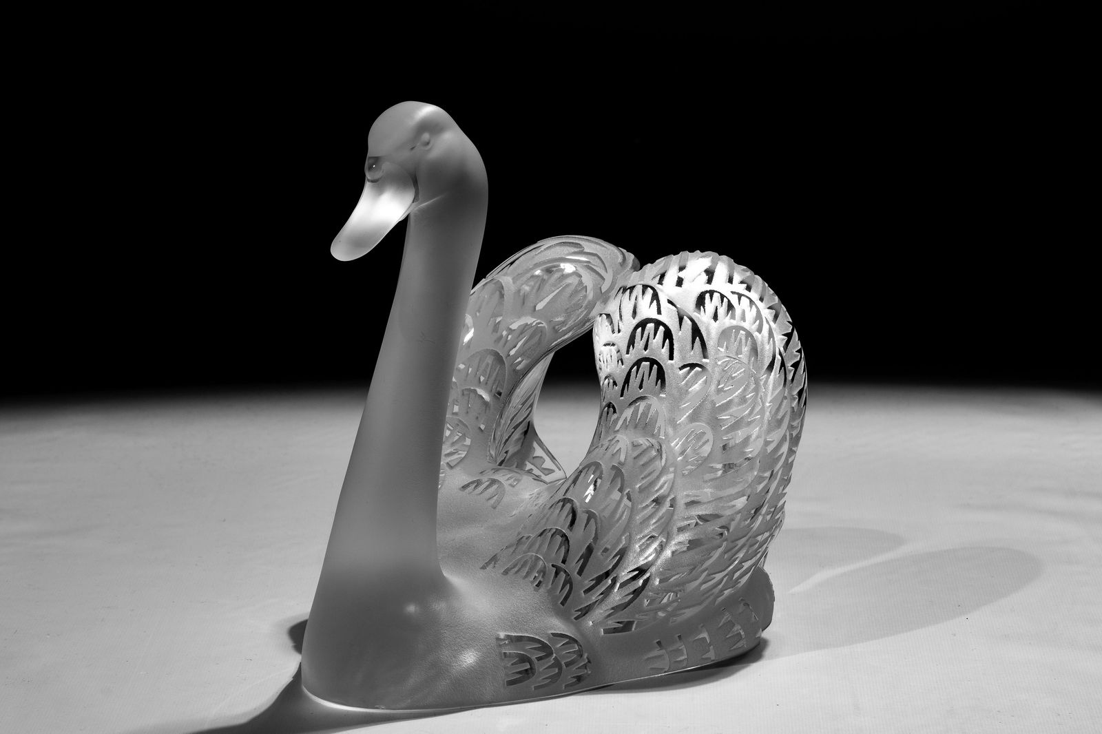 Lalique Crystal 'Swan Head Up' Figurine (1 of 6)