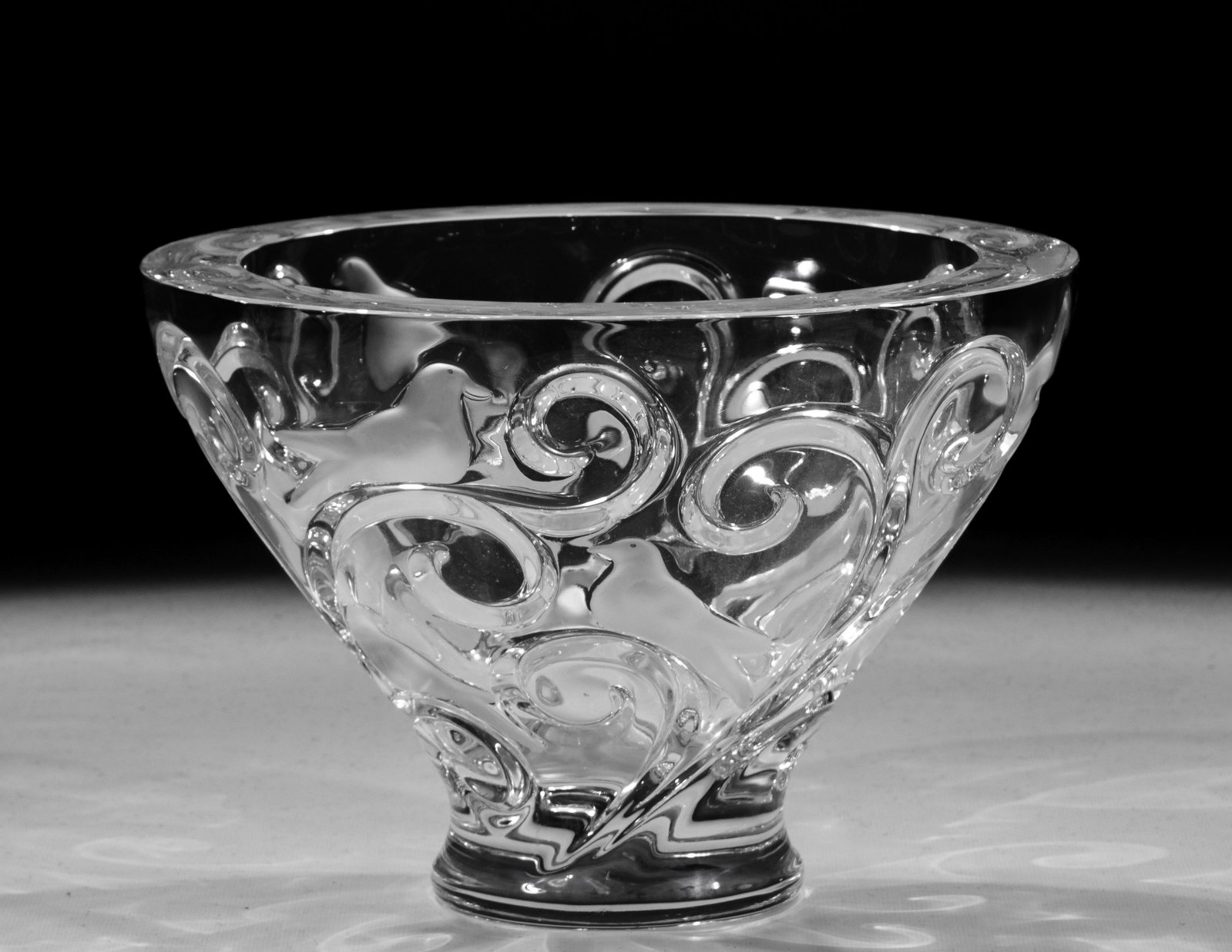 Lalique Crystal 'Verone' Centerpiece Bowl: Lalique Crystal 'Verone' Centerpiece Bowl Centerpiece bowl in clear crystal having frosted doves and scrolls, etch signed on underside Property from: a Chicago collector Height: 7 1/2 inches, Diameter