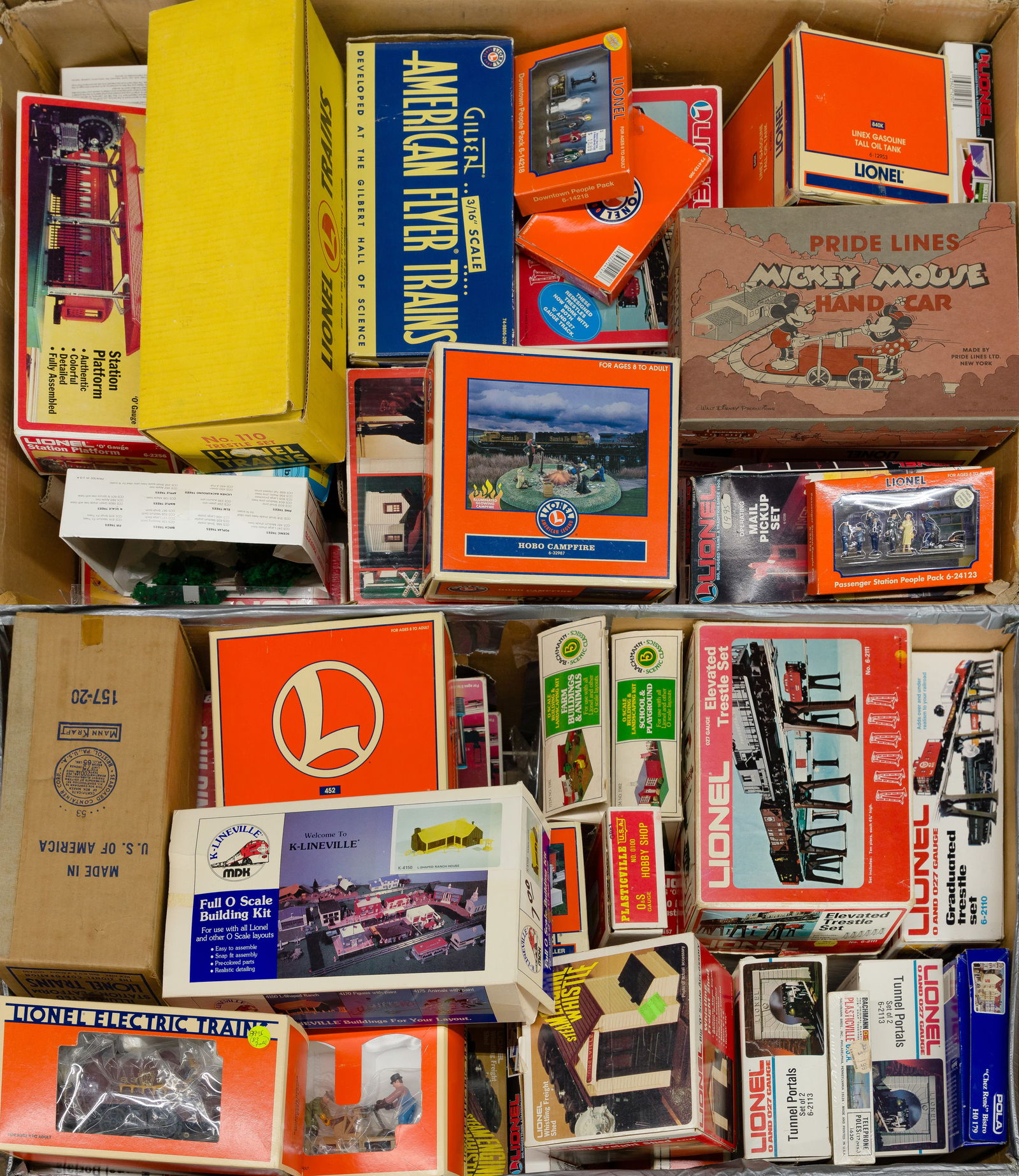 Lionel Model Train Accessory Assortment (1 of 2)
