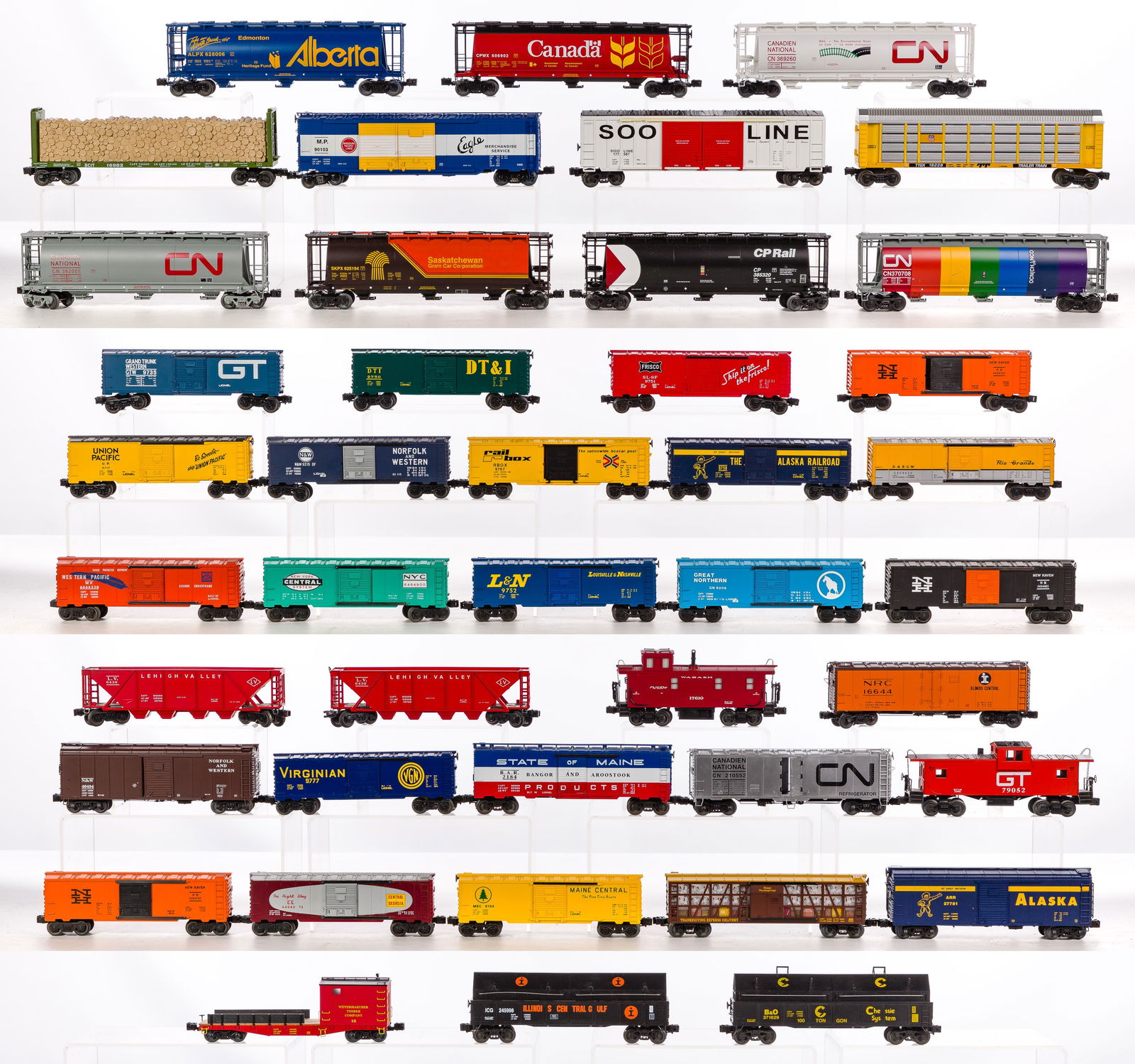 Lionel Model Train O Scale Car Assortment (1 of 1)