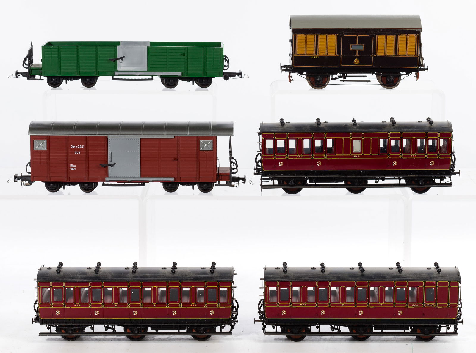 Model Train O Scale Assortment (1 of 3)