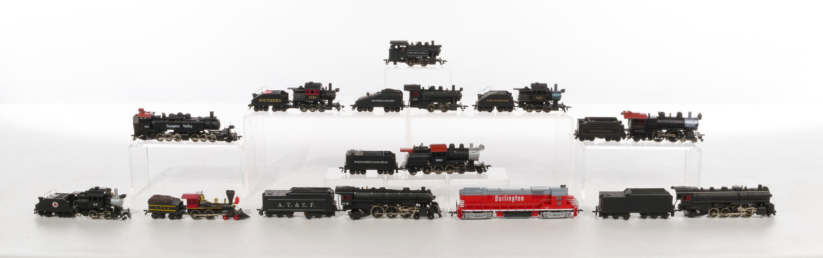 Mantua Model Train HO Scale Assortment (1 of 1)