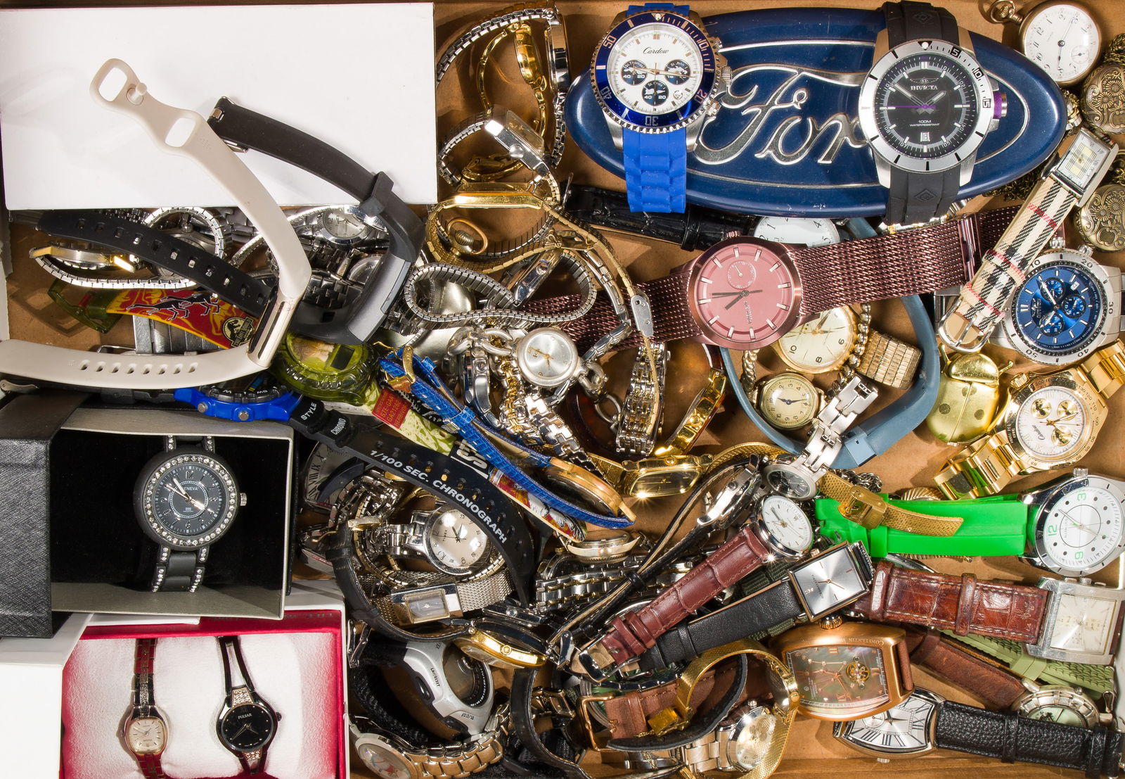 Wristwatch Assortment: Wristwatch Assortment Approximately (8) pounds of watches including makers Invicta, Constantin, Weisz, Benrus, Swatch, Cardow, Johan Eric, Gruen, Citizen, Lorus, Allen Lyle and others, some having ori