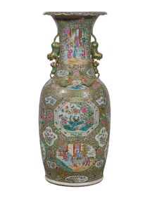 Chinese Rose Medallion Porcelain Urn