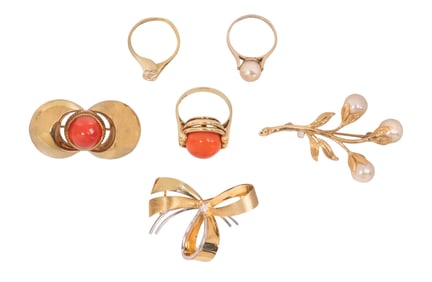 14k Gold Brooch and Ring Assortment