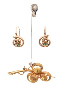 18k Gold Brooch and Earring Assortment