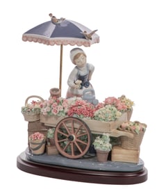 Lladro #1453 'Flowers of the Season' Porcelain Figurine