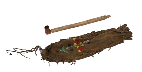 Native American Lakota Sioux Beaded Pipebag with Pipe