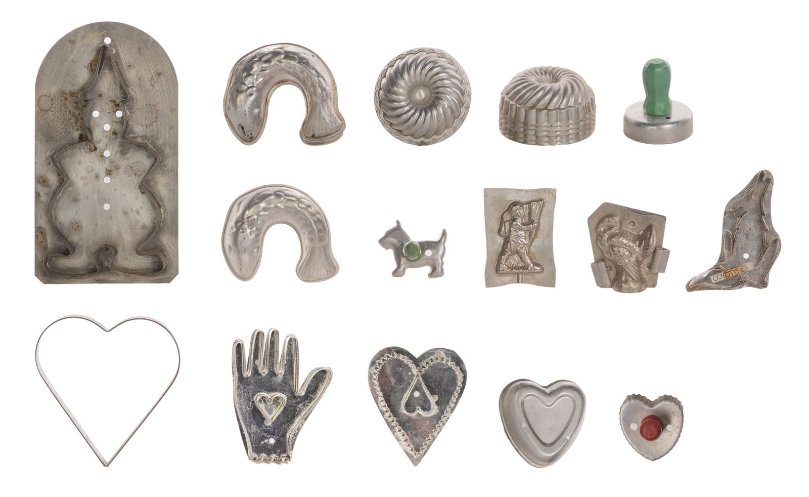 Cookie Cutter and Mold Assortment: Cookie Cutter and Mold Assortment Approximately (150) cutters and molds of various sizes, shapes and holidays, most tin Property from: an Estate, Chicago, Illinois Height: 8 inches, Width: 4