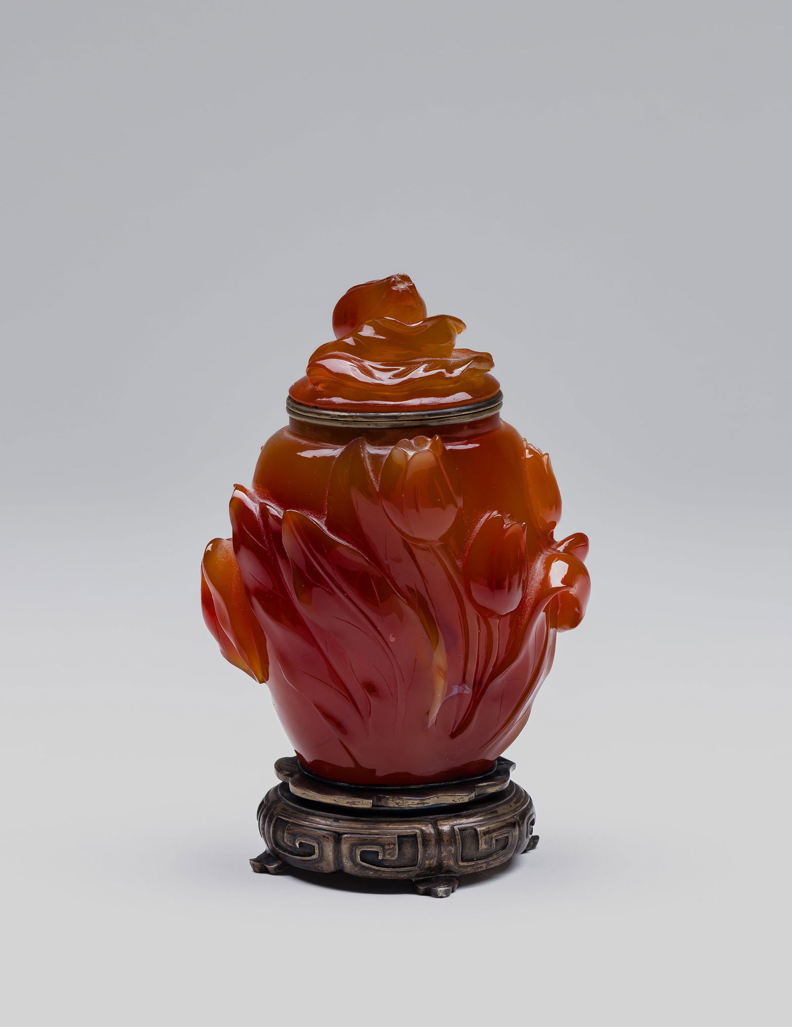 Japanese Yamanaka & Co. Inc Carved Agate Inkwell: Japanese Yamanaka & Co. Inc Carved Agate Inkwell Having tulip motif carving and silver mounts marked 'S', maker mark underside, glass insert Property from: an Estate, Evanston, Illinois 