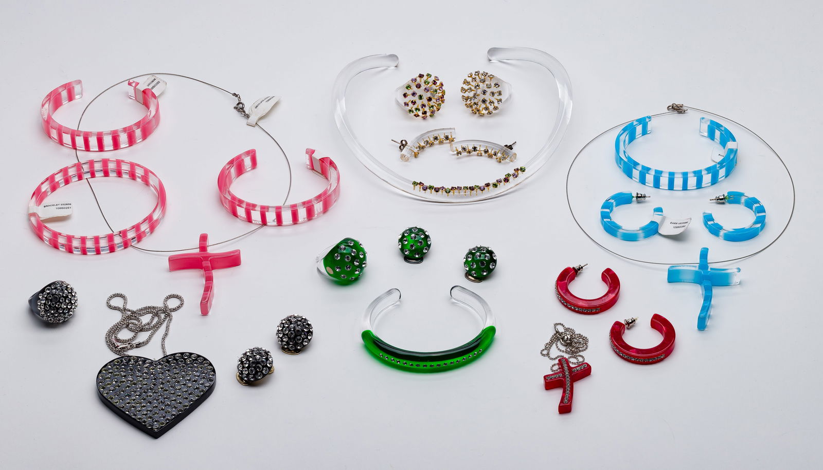 Luna Bianca Acrylic and Swarovski Crystal Jewelry Assortment: Luna Bianca Acrylic and Swarovski Crystal Jewelry Assortment Approximately (50) groups including necklaces, rings, earrings and pins; together with Swarovski crystal beads, some in original