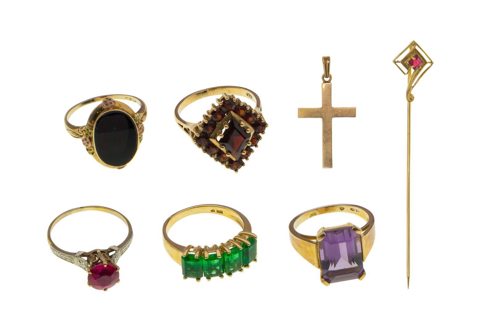 10k Yellow Gold and Gemstone Ring Assortment: 10k Yellow Gold and Gemstone Ring Assortment (7) total items including (5) cocktail rings of various shapes, sizes, styles and gemstones / stones including amethyst, onyx, garnet; together with a cros