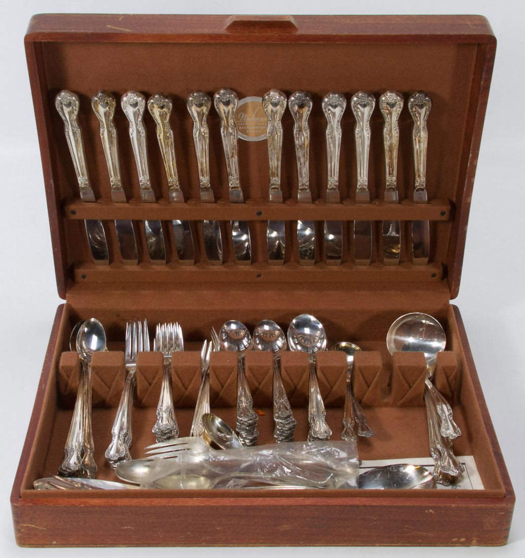 Rogers & Bros. Silverplate Flatware Service: Rogers & Bros. Silverplate Flatware Service Including (12) knives, (6) forks, (12) salad forks, (12) seafood forks, (24) teaspoons, (12) oval soup spoons, sugar spoon, master butter knife, (2) serving