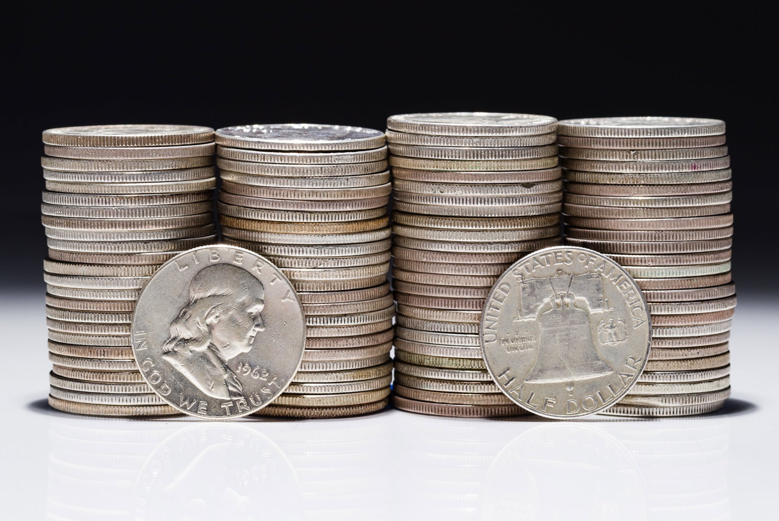 Franklin Half Dollars 50c: Franklin Half Dollars 50c (100) coins including mixed dates and mints Property from: a Private Collector, Chicago (Rogers Park), Illinois Category: Half Dollars > Franklin Half Dollar Estimated Sale