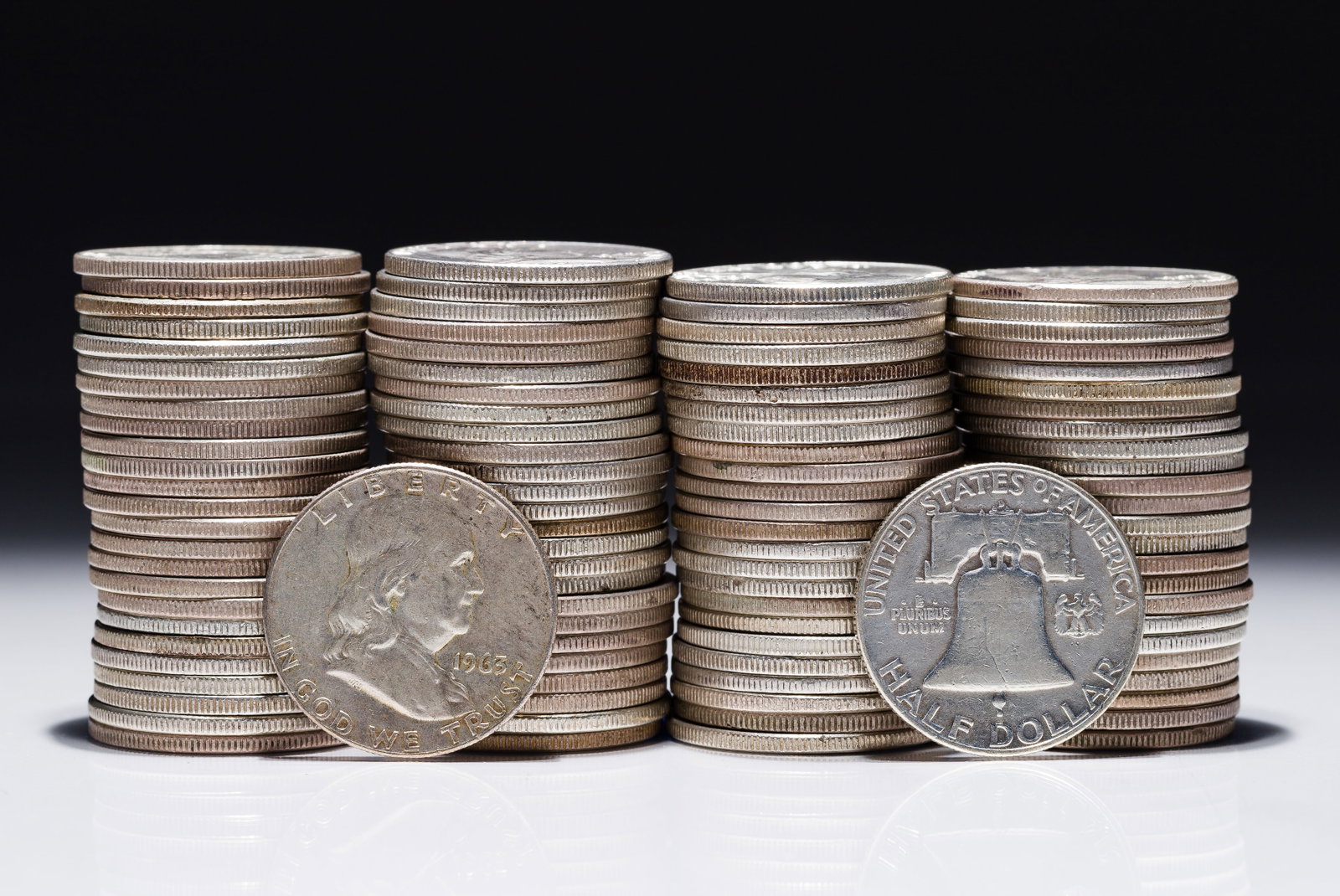 Franklin Half Dollars 50c: Franklin Half Dollars 50c (100) coins including mixed dates and mints Property from: a Private Collector, Chicago (Rogers Park), Illinois Category: Half Dollars > Franklin Half Dollar Estimated Sale