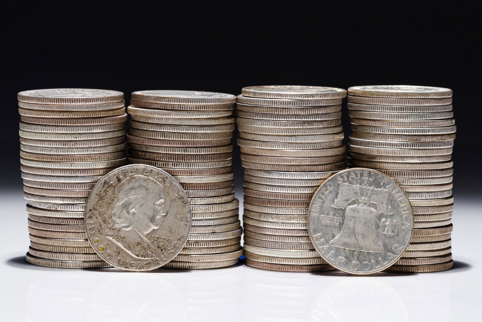 Franklin Half Dollars 50c: Franklin Half Dollars 50c (100) coins including mixed dates and mints Property from: a Private Collector, Chicago (Rogers Park), Illinois Category: Half Dollars > Franklin Half Dollar Estimated Sale T