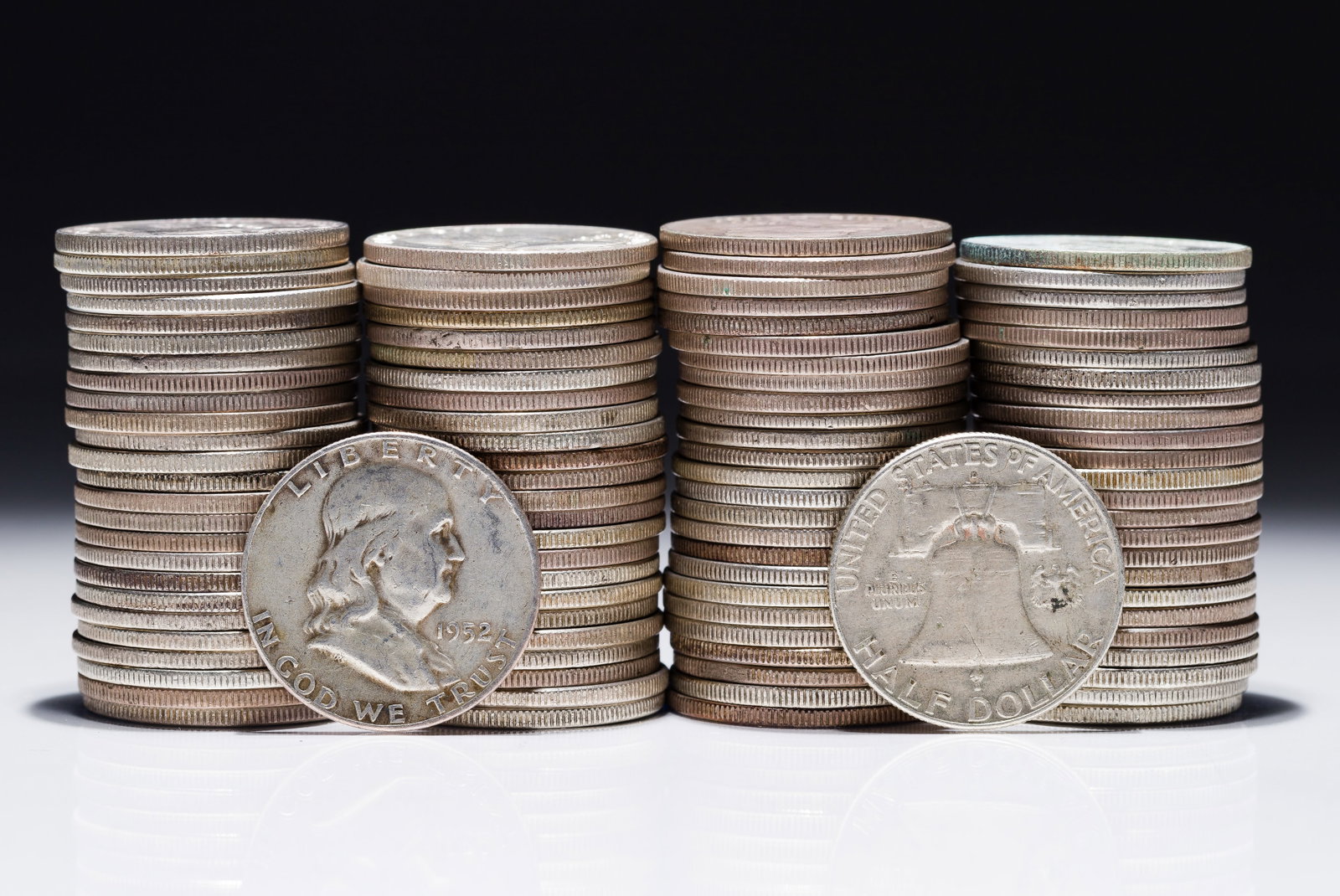 Franklin Half Dollars 50c: Franklin Half Dollars 50c (100) coins including mixed dates and mints Property from: a Private Collector, Chicago (Rogers Park), Illinois Category: Half Dollars > Franklin Half Dollar Estimated Sale