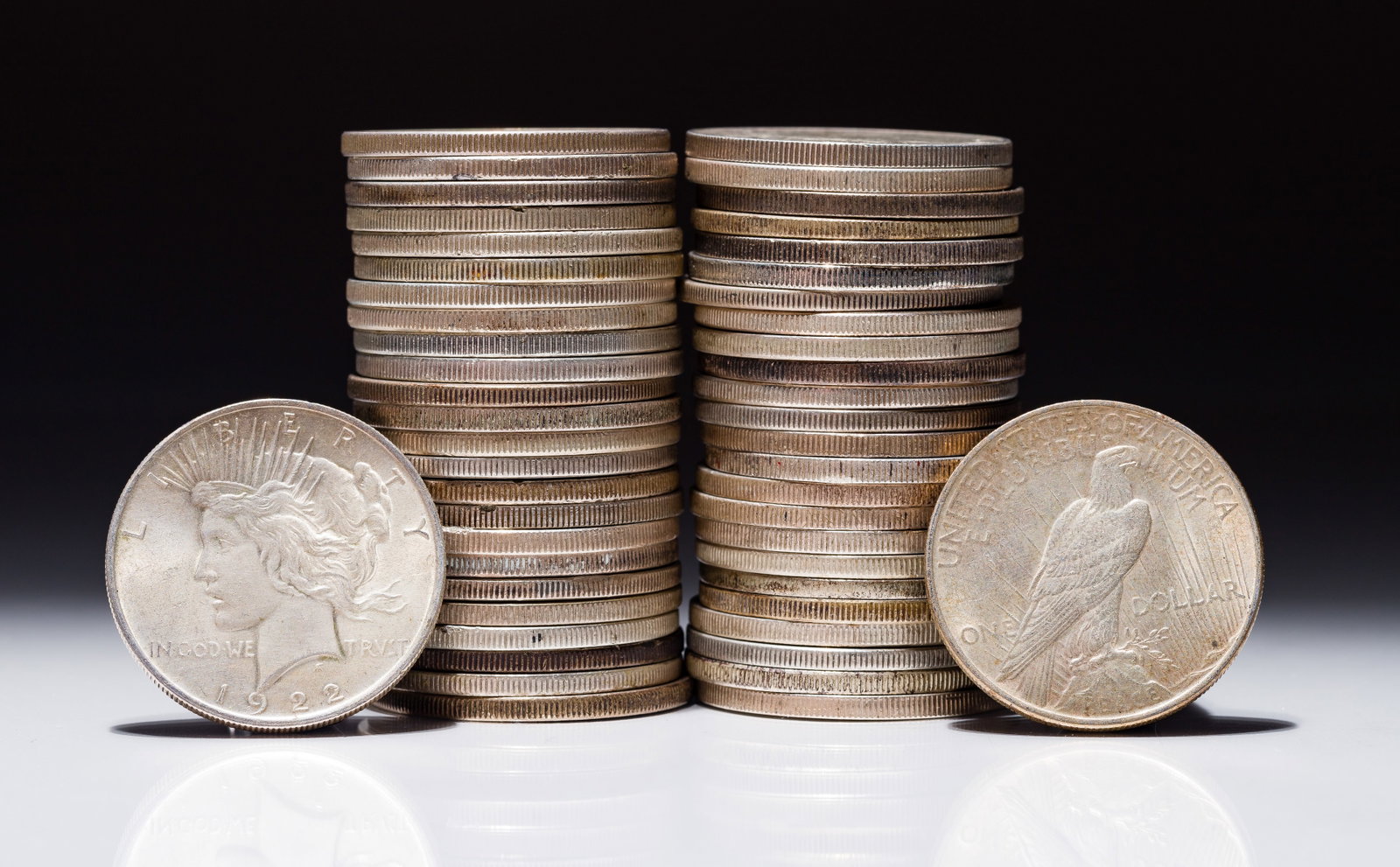 1922 Peace Dollars $1: 1922 Peace Dollars $1 (50) coins Property from: a Private Collector, Chicago (Rogers Park), Illinois Category: Dollars > Peace Dollar Estimated Sale Time: 11:09 am CST Shipping Status: Shipping Quote