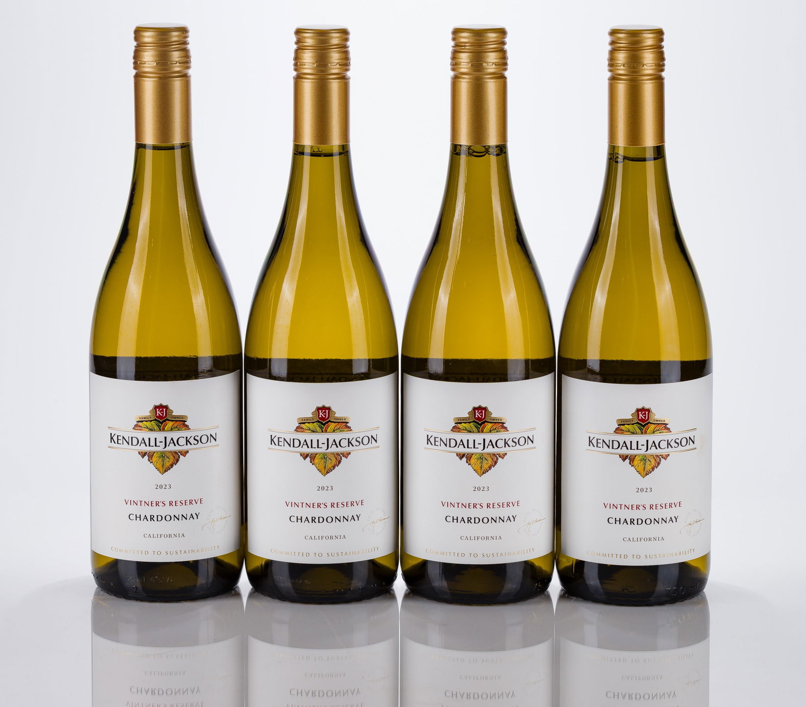 2023 Kendall-Jackson Chardonnay: 2023 Kendall-Jackson Chardonnay 2023 Vintner's Reserve (4x 750ml), California, USA, fill: N, labels: fully legible, intact having minor shelf wear, screw caps Provenance: consigned by an estate,