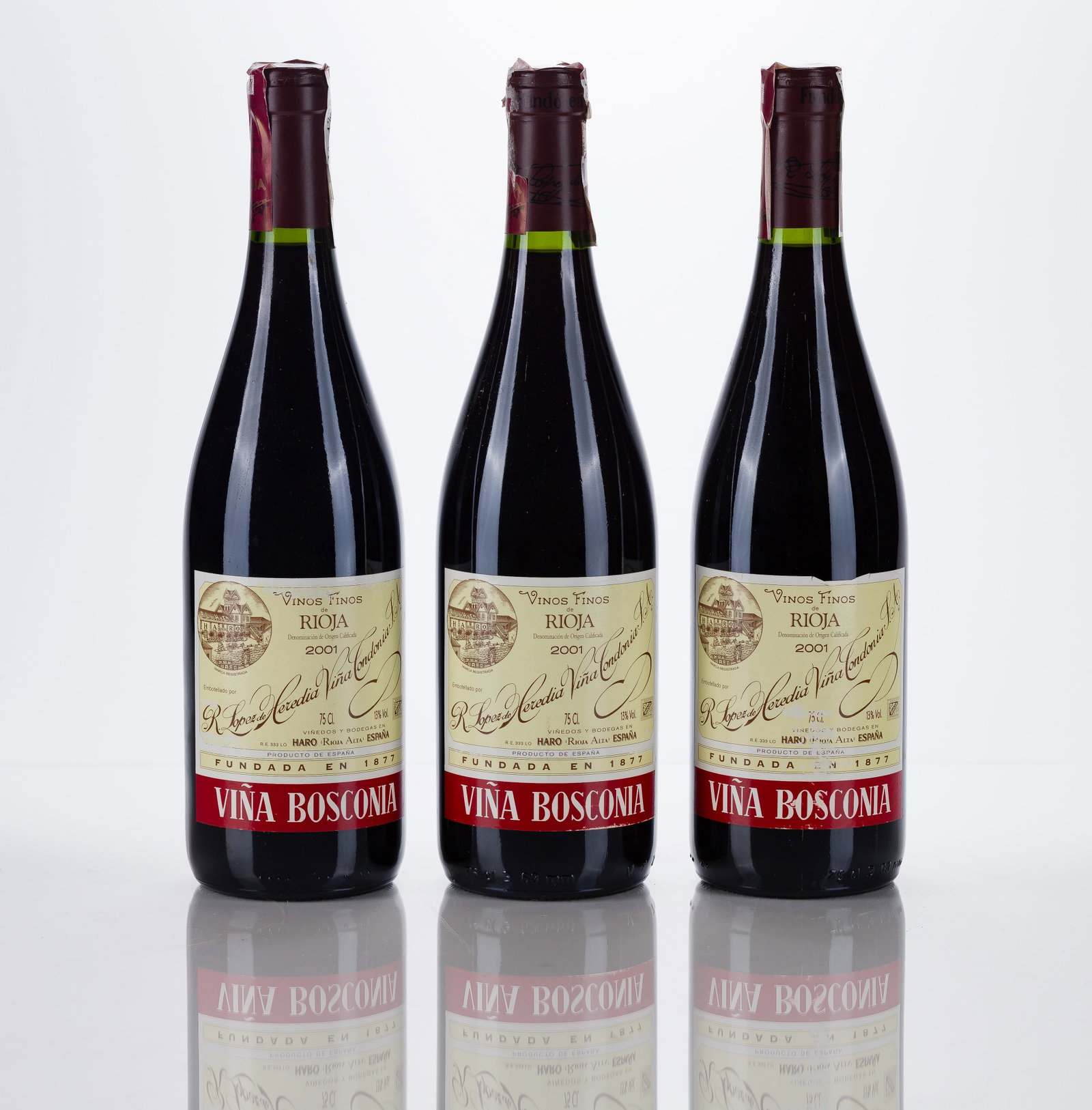 2001 R. Lopez de Heredia Rioja: 2001 R. Lopez de Heredia Rioja 2001 R. Lopez de Heredia Rioja (3x 750ml), Califacado, Spain, fill: BN, labels: fully legible, intact having minor shelf wear, capsules / corks: firm, original, no