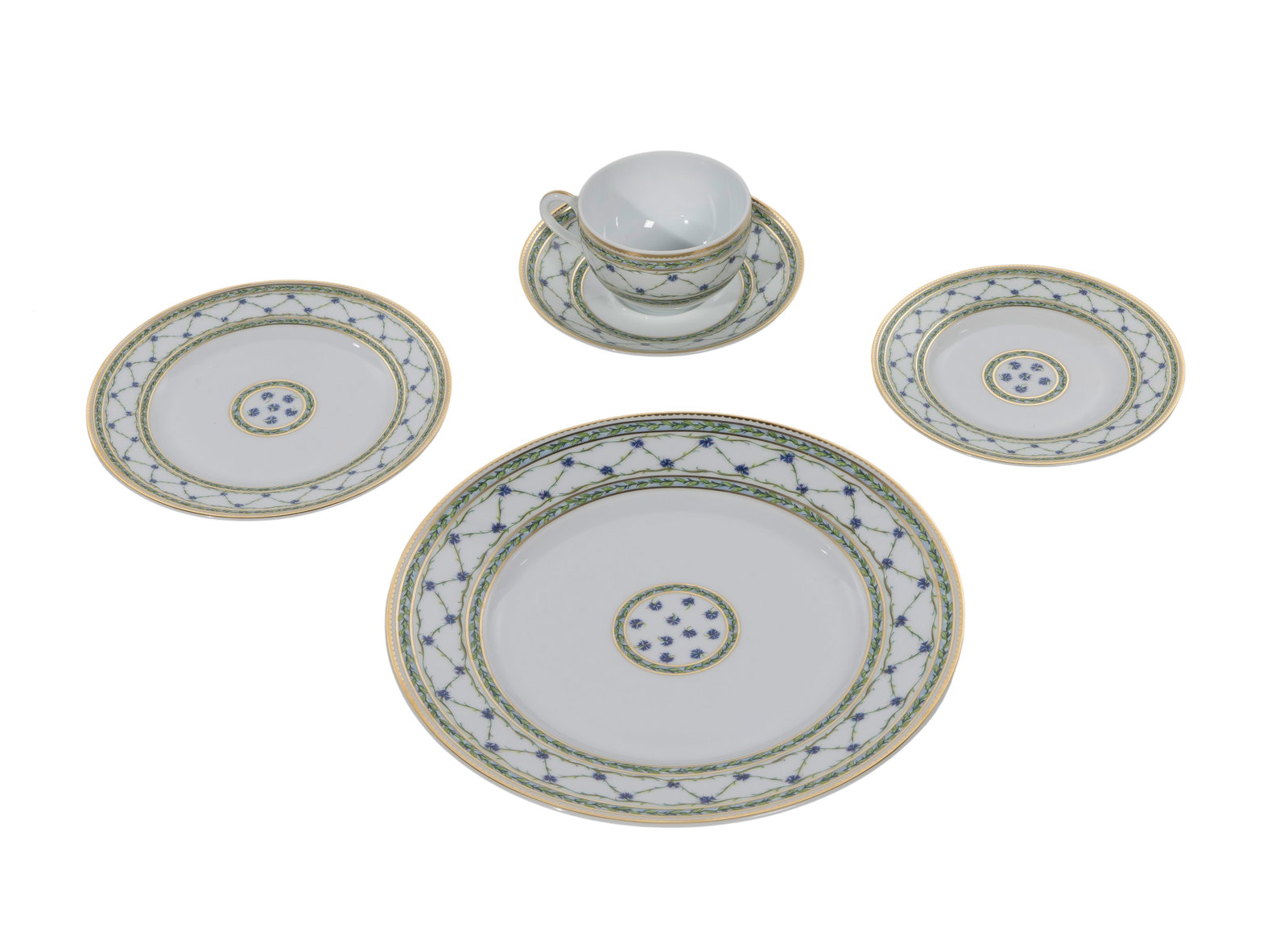 Limoges Porcelain Dinner Service (1 of 3)