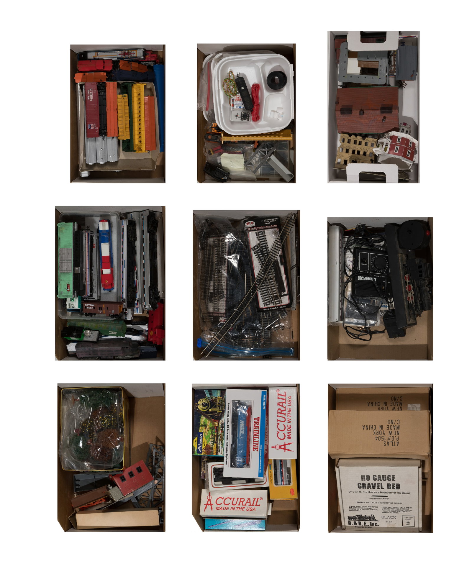 HO Model Train, Accessory and Track Assortment - 2