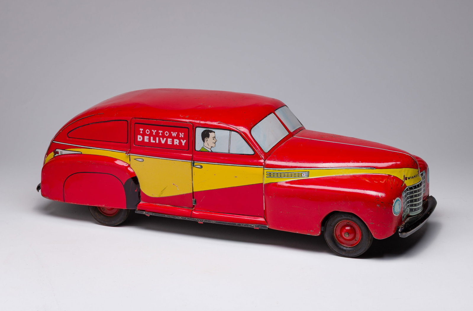Wyandotte Toys Toytown Delivery Car (1 of 5)