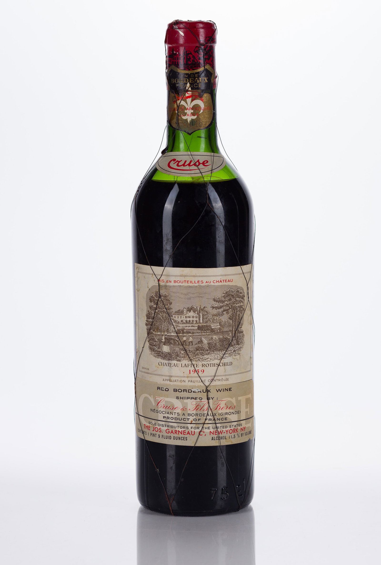 1959 Chateau Lafite-Rothschild Bordeaux: 1959 Chateau Lafite-Rothschild Bordeaux 1959 Chateau Lafite Rothschild (1x 750 ml), Bordeaux, France, fill: VHS, labels: fully legible, intact having minor shelf wear and stains, wire mesh intact,