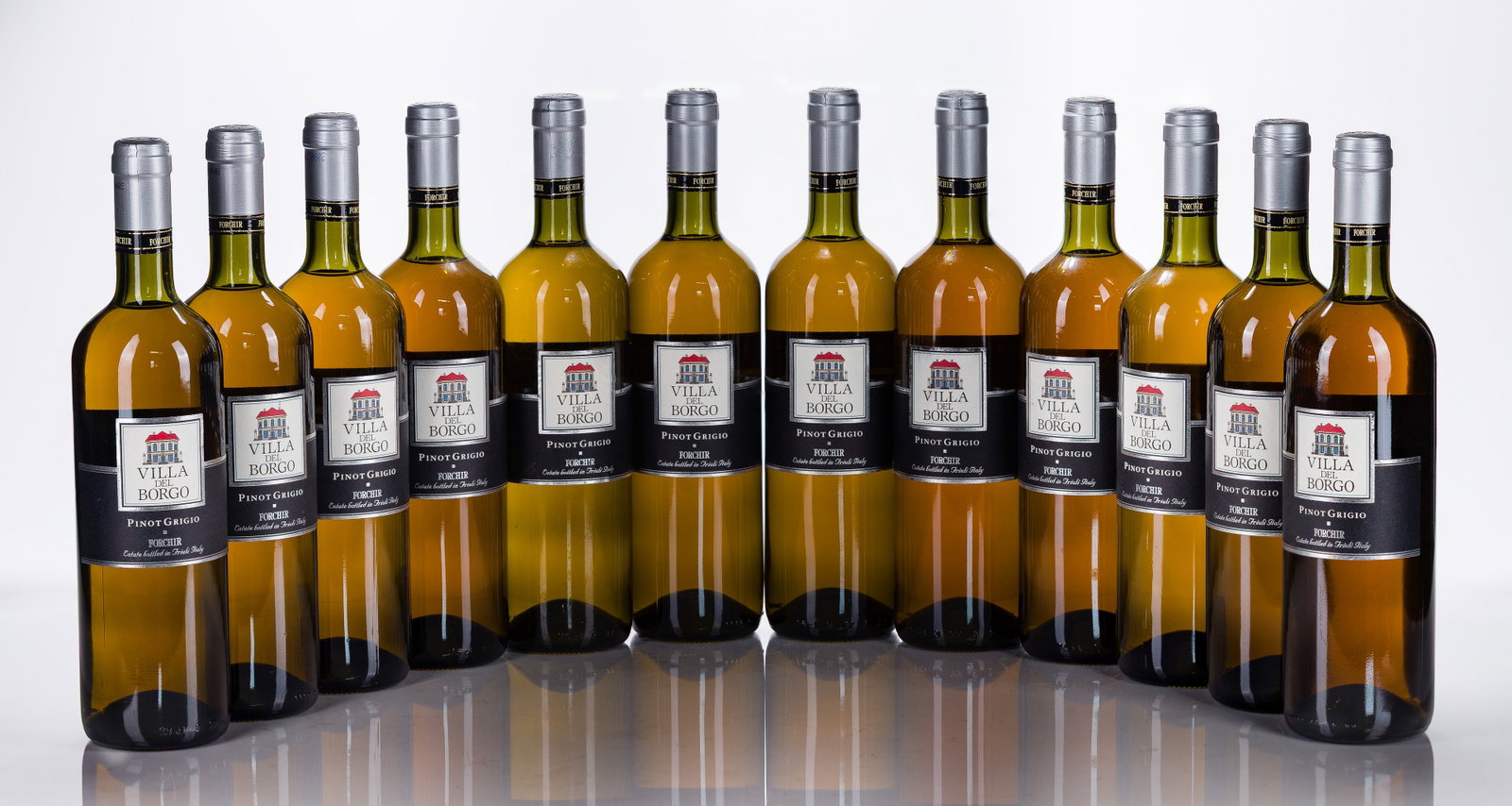 Villa di Borgo Pinot Grigio: Villa di Borgo Pinot Grigio Villa di Borgo Pinot Grigio, (12x 750 ml) Friuli-Venezia Giulia, Italy, fill: BN, labels: fully legible, intact having minor shelf wear, capsules / corks: firm, original,