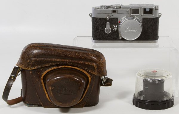 Leica DBP M3-754646 Rangefinder Camera: Leica DBP M3-754646 Rangefinder Camera Includes body with Ernst Leitz Summicron f 5cm 1:3.5; together with a Leitz Wetzlar Focotar lens Width: 6.00 inches (camera) Category: Cameras and Electronics > 