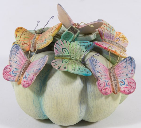 Sergio Bustamante (Mexican, b.1942) Pumpkin Butterfly: Sergio Bustamante (Mexican, b.1942) Pumpkin Butterfly Bisque Statue Dated December 25, 1988; including a COA from the artist Height: 6.00 inches, Width: 8.00 inches Category: Fine Art > Sculpture Ship