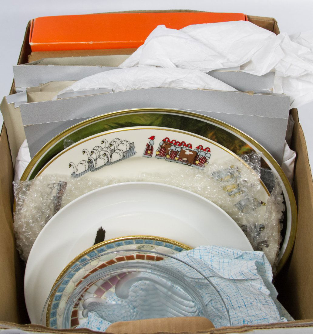 Collector Plate Assortment: Collector Plate Assortment Ten plates including two Chicago Symphony Orchestra plates, an Orrefors 1973 Mother's Day plate and a Dominic Mingolla 'Balloon Man' plate Diameter: 12.50 inches (largest) C