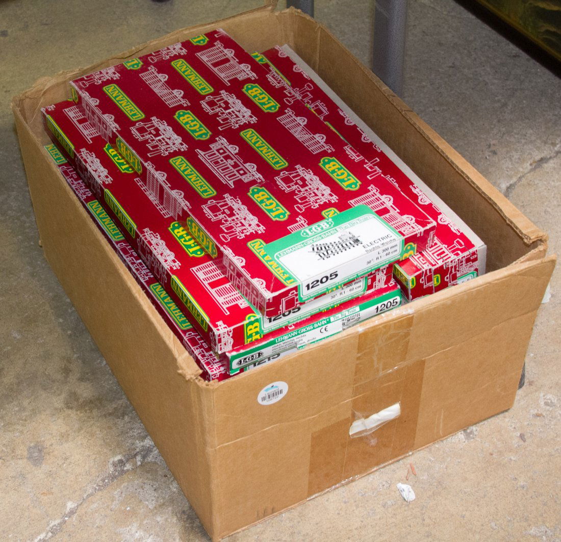 LGB G Scale Train Accessories: LGB G Scale Train Accessories Twelve electric switchers including (6) 1205, (2) 1205 N, a 1210, a 1215, (2) 1215 N Category: Toys and Dolls > Post-War Trains Shipping Status: Leonard Auction, Inc. wil