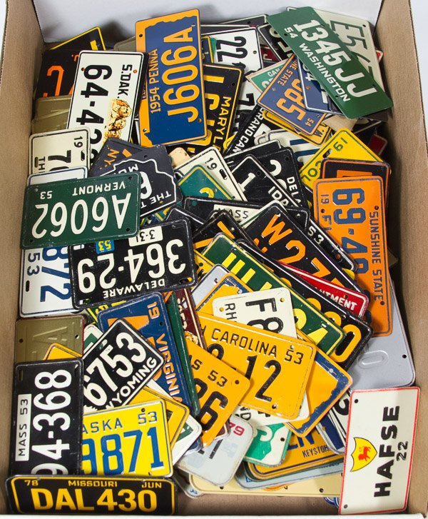 Wheaties Cereal Premium License Plate Assortment: Wheaties Cereal Premium License Plate Assortment Two hundred and ninety eight license plates dating from 1947 to 1978 era; representing American states, Canadian provinces and some European and Asian 