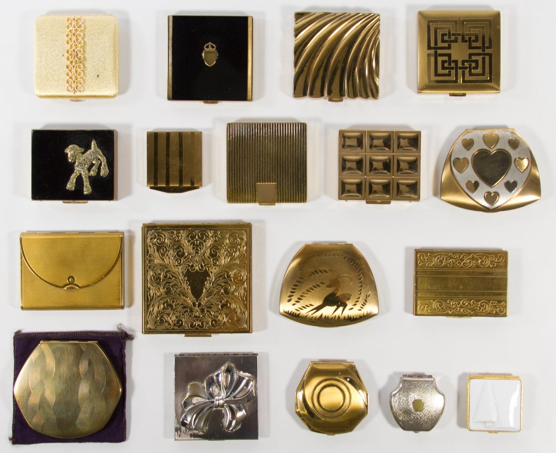 Compact Assortment: Compact Assortment Eighteen compacts, most gold tone metal Length: 4.00 inches (largest) Category: Clothing & Accessories > Compacts & Dresser Boxes Shipping Status: Leonard Auction, Inc. will directl