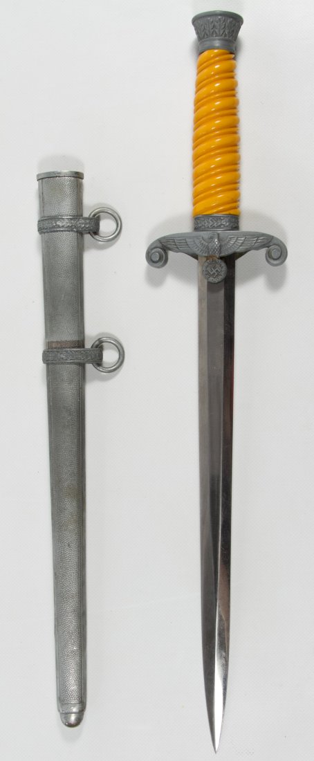 World War II German Army Officer Dagger: World War II German Army Officer Dagger Having a mark 'Original Eickhorn / Soligen' on blade; with scabbard Length: 14.50 inches (knife) Category: Military & Weapons > World War II Shipping Status: Le