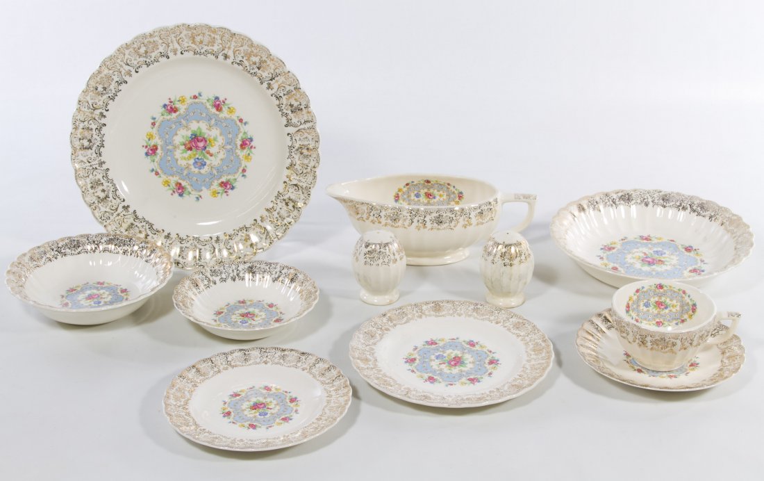 Limoges American 'Lyric' China Service: Limoges American 'Lyric' China Service Including (12) dinner plates, (12) soup bowls, (12) salad bowls, (12) fruit bowls, (12) dessert plates, (12) bread plates, (14) saucers, (14) cups, a covered rou