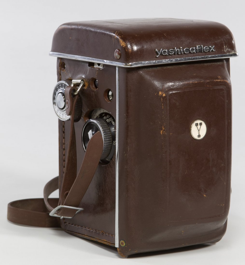 Yashika Flex 635 Medium Format 4x4 Camera: Yashika Flex 635 Medium Format 4x4 Camera Having a 35mm kit installed Height: 6.00 inches Category: Cameras and Electronics > Cameras Shipping Status: 3rd Party Shipping; the shipping cost may be high